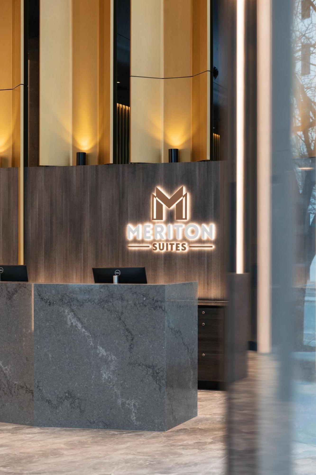Meriton Suites Canberra Eksteriør bilde Meriton Suites