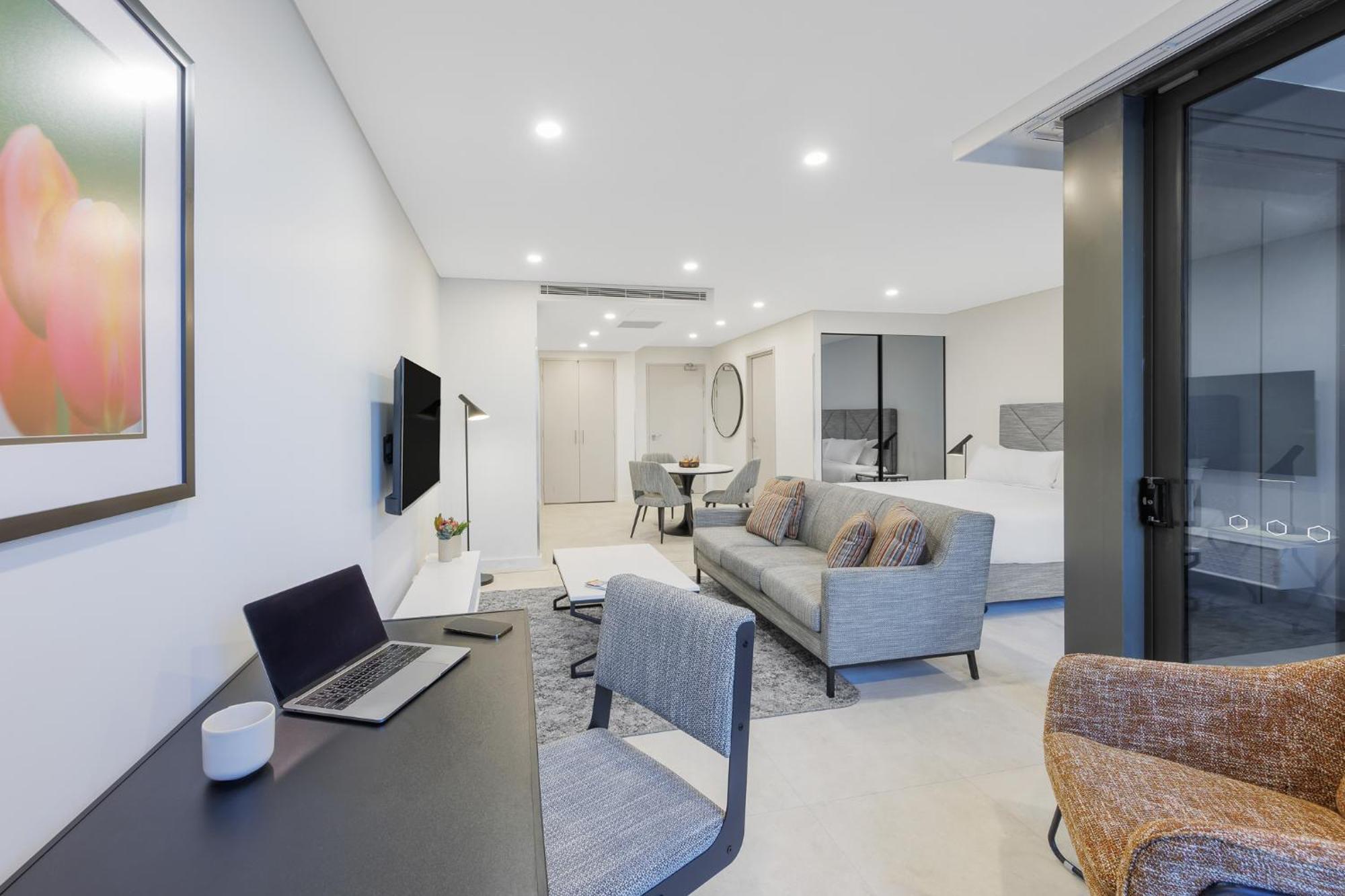 Meriton Suites Canberra Eksteriør bilde A typical apartment interior